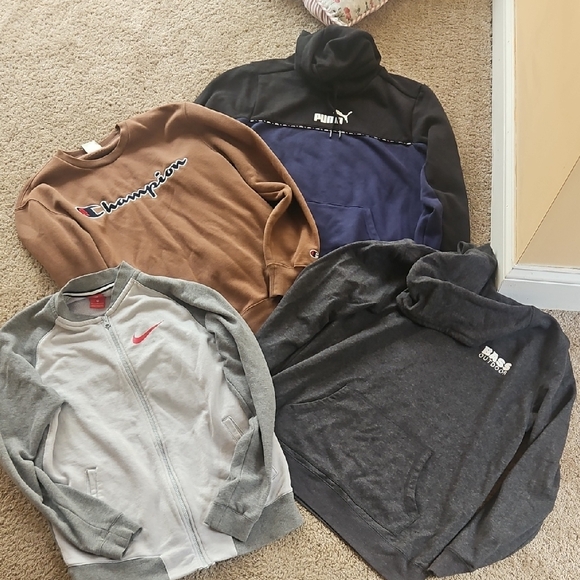 4 Sweatshirts Nike Puma Champion Bass Outdoor, Sz M - Picture 1 of 5